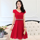 Κομψό βράδυ κυρίες φόρεμα σε δύο μοντέρνα χρώματα