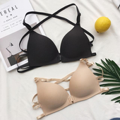 Κομψό σουτιέν με αιχμηρά άκρα και ενδιαφέροντα τα χέρια μέσα