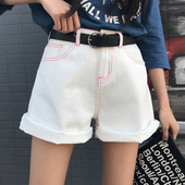 τζιν παντελόνι σύντομες πολλές σύγχρονες γυναίκες με μεγάλη πόδια