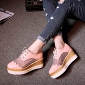 Γυναικεία αθλητικά παπούτσια  σε πλατφόρμα σε ροζ, λευκό και μαύρο χρώμα