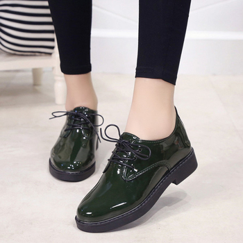 Ежедневни дамски лачени обувки с дебел нисък ток и връзки - 3 цвята
