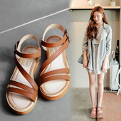 Καθημερινά κυρίες σανδάλια στο απλό μοντέλο, σε λευκό, μαύρο και καφέ