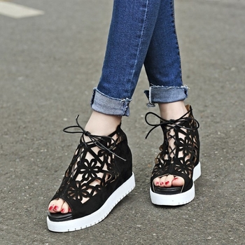 Свежи дамски сандали на платформа, подходящи за ежедневие в черен и кафяв цвят