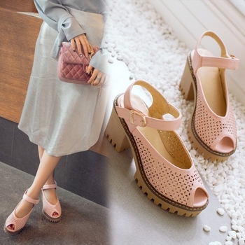 Свежи и удобни дамски сандали с лек дебел ток в няколко цвята 
