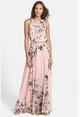 Κομψό κυρίες μποέμ βραδινό φόρεμα με floral μοτίβα