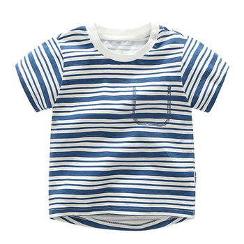 Παιδική ριγέ μπλούζα για αγόρια με κοντό μανίκι και κολάρο σε σχήμα O