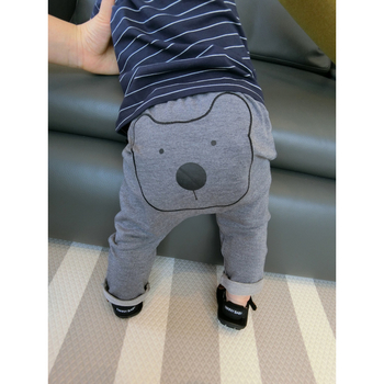 Удобни детски панталони за момчета в сив цвят и изображение на дупет