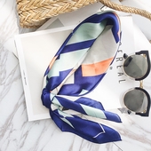 Сладка сатенена и цветна панделка за главата 