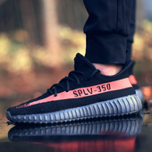 Πολύ άνετο και πολύ μοντέρνο αρσενικό αναπνέει παπούτσια