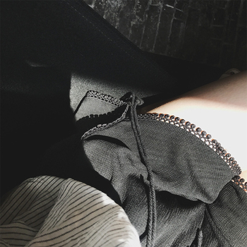Свежи дамски летни къси панталони в бял и черен цвят