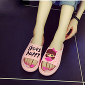 Γυναικείες παντόφλες με επιγραφές σε διάφορα χρώματα