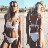 Μοναδική γυναικεία μαγιό με υπέροχη δαντέλα στην πλάτη