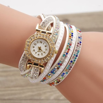 Πολύ ενδιαφέρουσα γυναικείο ρολόι τύπου βραχιόλι με λαμπερά, χρωματιστά βότσαλα για διακόσμηση