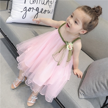 Лятна детска рокля за момичета в широк модел, в розов цвят с цвете