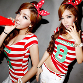 Πολύ κομψό κυρίες μπλούζα σε κόκκινο και άσπρες ρίγες