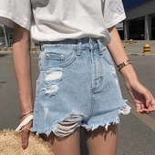 Σορτς για τις γυναίκες σε έντονο χρώμα και υψηλής μεσάτο