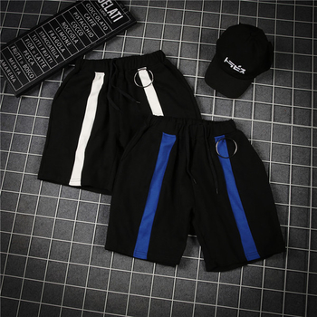 Спортни мъжки шорти в черен цвят с цветни ленти