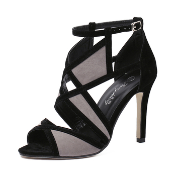 Красиви дамски сандали на висок ток в черен цвят с бежово