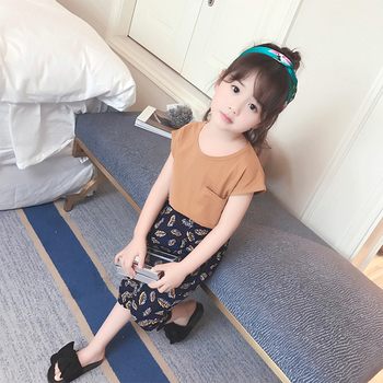 Καλοκαιρινό παιδικό σετ για κορίτσια - μπλούζα και παντελόνι με μοτίβο λουλουδιών