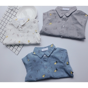 Καλοκαιρινό παιδικό πουκάμισο για αγόρια με κοντό μανίκι σε λευκό, γκρι και μπλε χρώμα