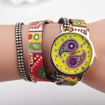 Πολύ ενδιαφέρον ρολόι  βραχιόλι  - 6 χρώματα