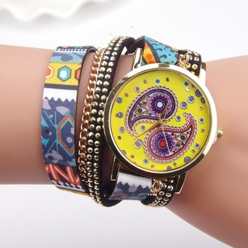 Много интересен часовник тип гривна - 6 цвята