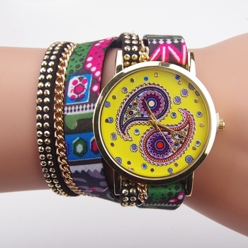 Много интересен часовник тип гривна - 6 цвята