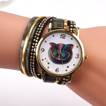 Дамски часовник с много интересно шарено коте на циферблата - 2 модела