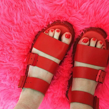Гумени дамски сандали в черен и червен цвят