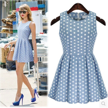 Μοναδική κυρίες μπλε αυτά φόρεμα με λευκά στίγματα