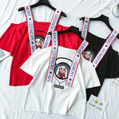 Σύγχρονη κυρίες μπλούζα με γυμνά ώμους και ελαστικά σε μαύρο, λευκό και κόκκινο