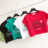 Καλοκαίρι κυρίες κοντή μπλούζα σημειώνονται με κόκκινο χρώμα, λευκό, πράσινο και μαύρο