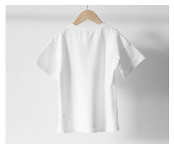 Сладка детска блуза за момичета в бял цвят с надпис \