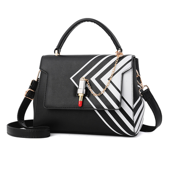 Дамска модерна и интересна чанта в два модела - еко кожа и приятна повърхност