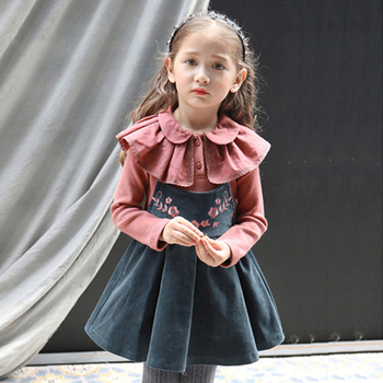 Стилна детска рокля с бродерия