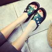 Κομψές γυναικείες παντόφλες με διακόσμηση σε πράσινο και μαύρο χρώμα