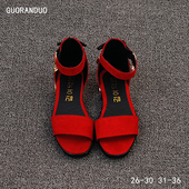 Много красиви детски сандали за момичета в зелен, червен и черен цвят