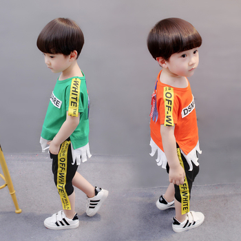 Κομψό παιδικό σετ για αγόρια σε διάφορα χρώματα