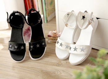 Ежедневни дамски сандали за жени в бял и черен цвят - много удобни