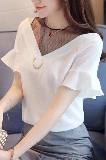 Стилна шифонена блуза с мрежичка и волани по ръкавите
