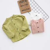 Φρέσκο ​​παιδικό πουκάμισο με μακριά μανίκια σε διαφορετικά χρώματα