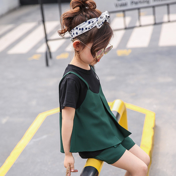 Όμορφο παιδικό σετ για κορίτσια σε σκούρο πράσινο χρώμα