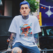 Красива мъжка тениска в черен и бял цвят с картинка на гърдите