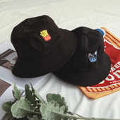 Мъжка шапка идиотка в черен цвят с изображение