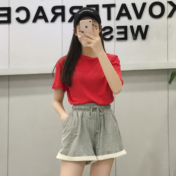 Ежедневен дамски комплект - широки панталони и тениска в червен цвят