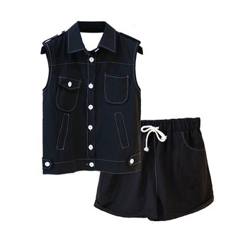 Летен дамски комплект - потник с копчета и джобове и широки ластични къси панталони 