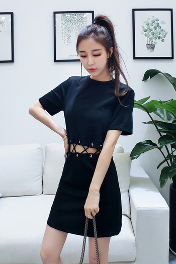 Γυναικείο μαύρο φόρεμα με κορδόνια στη μέση