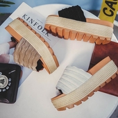 Casual γυναικείες παντόφλες σε τρία χρώματα με άνετη και υψηλή πλατφόρμα