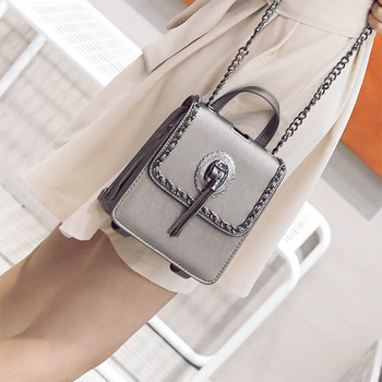 Стилна дамска чанта с метална дръжка в четири цвята