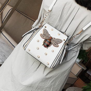 Стилна дамска чанта с метална декорация и мъниста в четири цвята